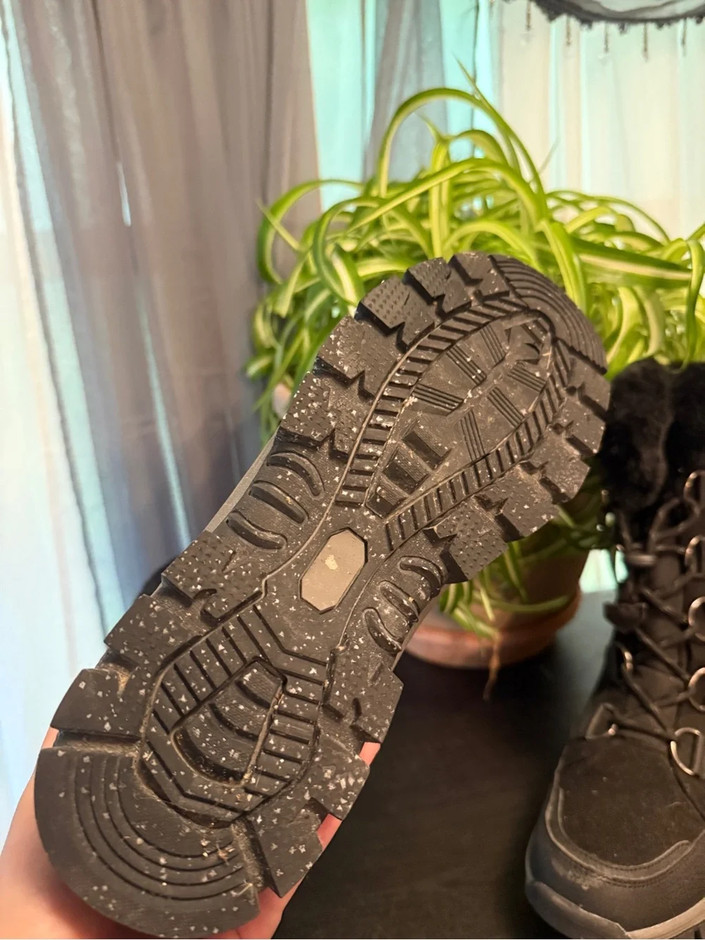 3M Thinsulate Black Faux-Fur Lace-Up Winter Boots size 9.5